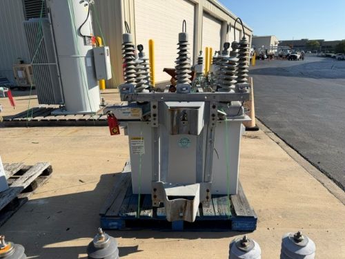 Cooper Power VWVE38X Recloser (Serial 003325)